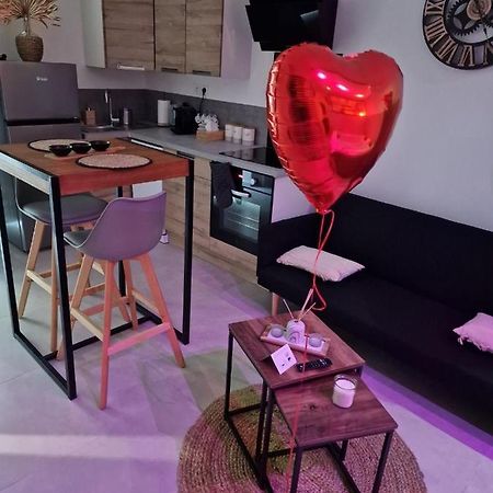 Appartement - Spa Monteux Luaran gambar