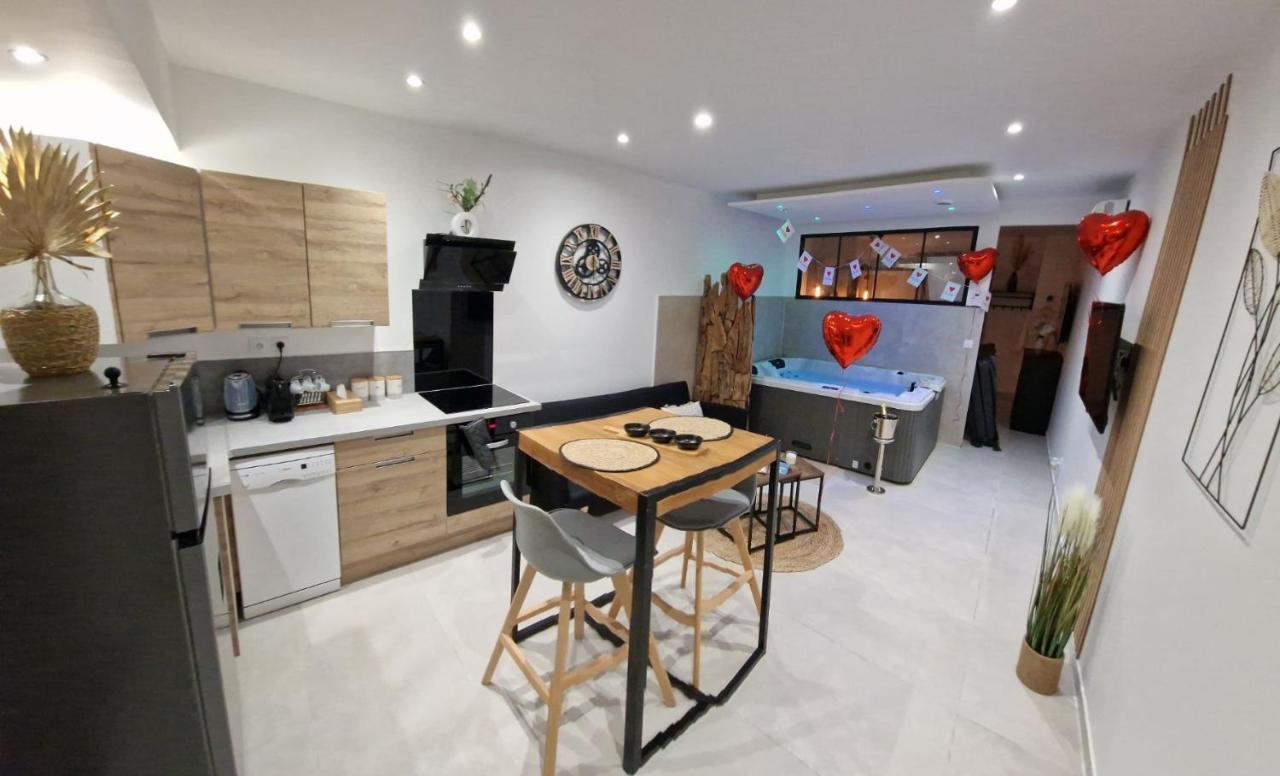 Appartement - Spa Monteux Luaran gambar