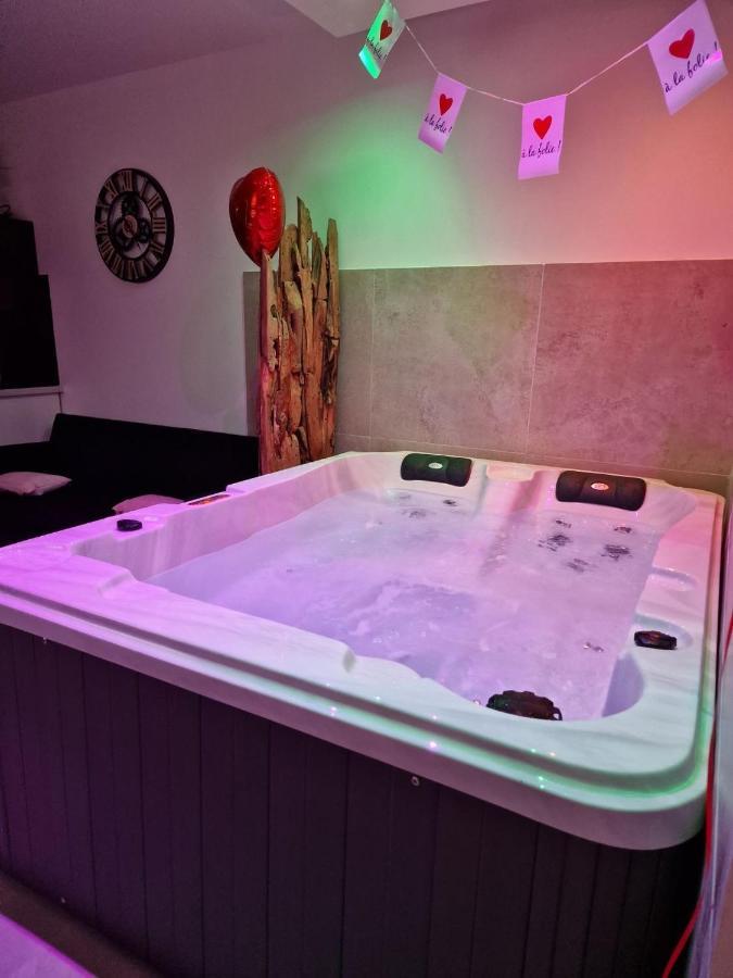 Appartement - Spa Monteux Luaran gambar