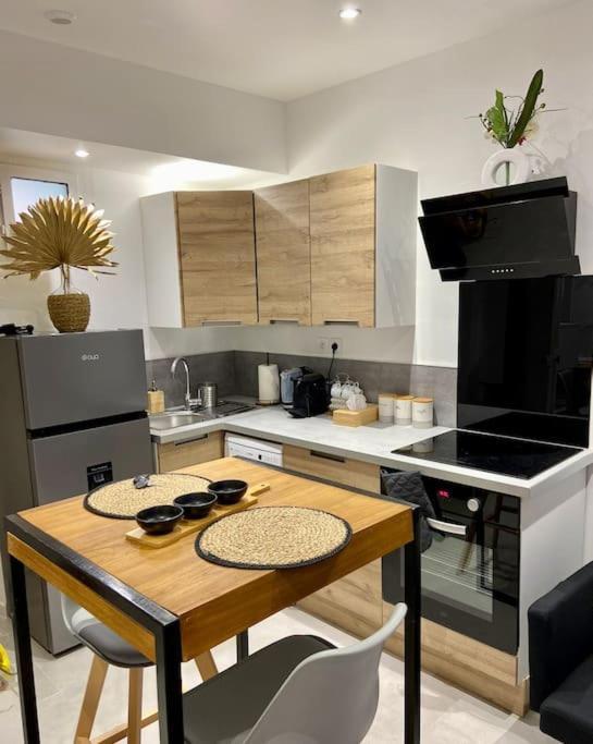 Appartement - Spa Monteux Luaran gambar